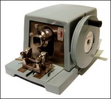 AO 820 Microtome